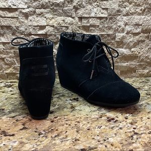 TOMS Desert Wedge Black Suede Ankle Boots, Size 8.5 LIKE NEW